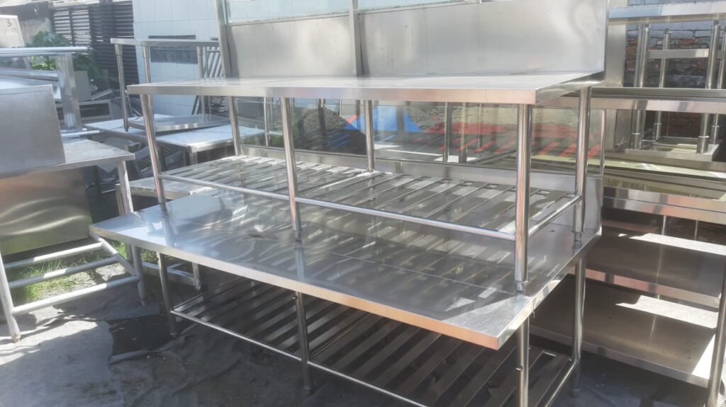 Jual beli barang bekas restoran ex café di Jakarta Barat