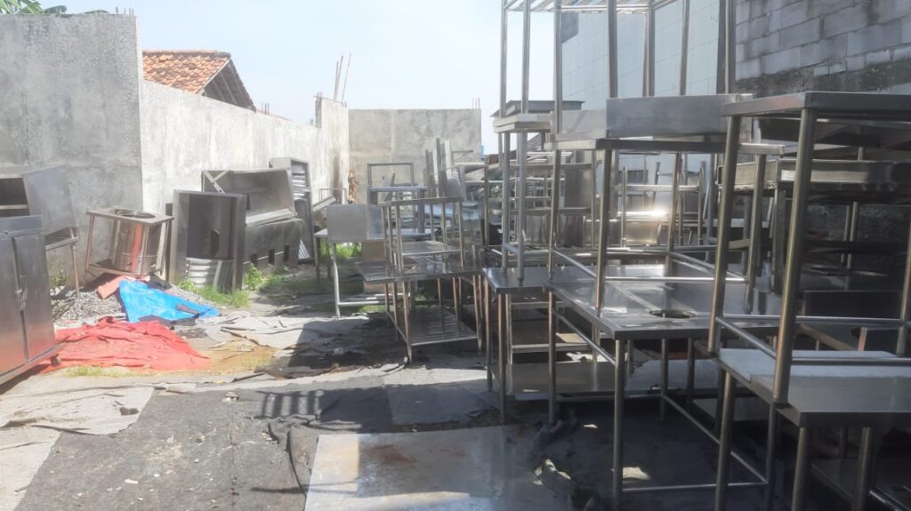 Jual beli barang bekas restoran di Depok
