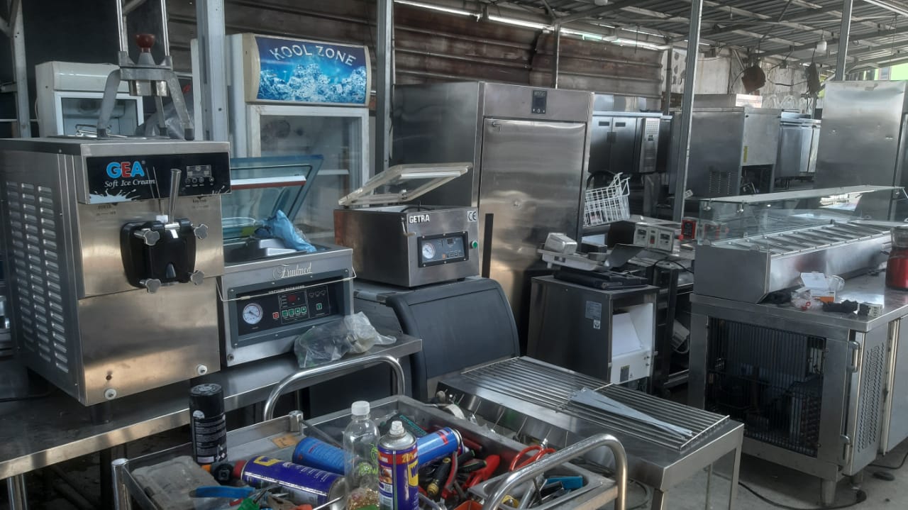 Jual beli barang bekas freezer alat resto di Jakarta Selatan