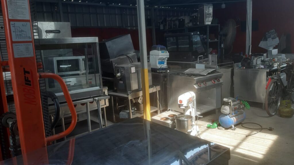 Jual beli alat restoran bekas di Tangerang Selatan